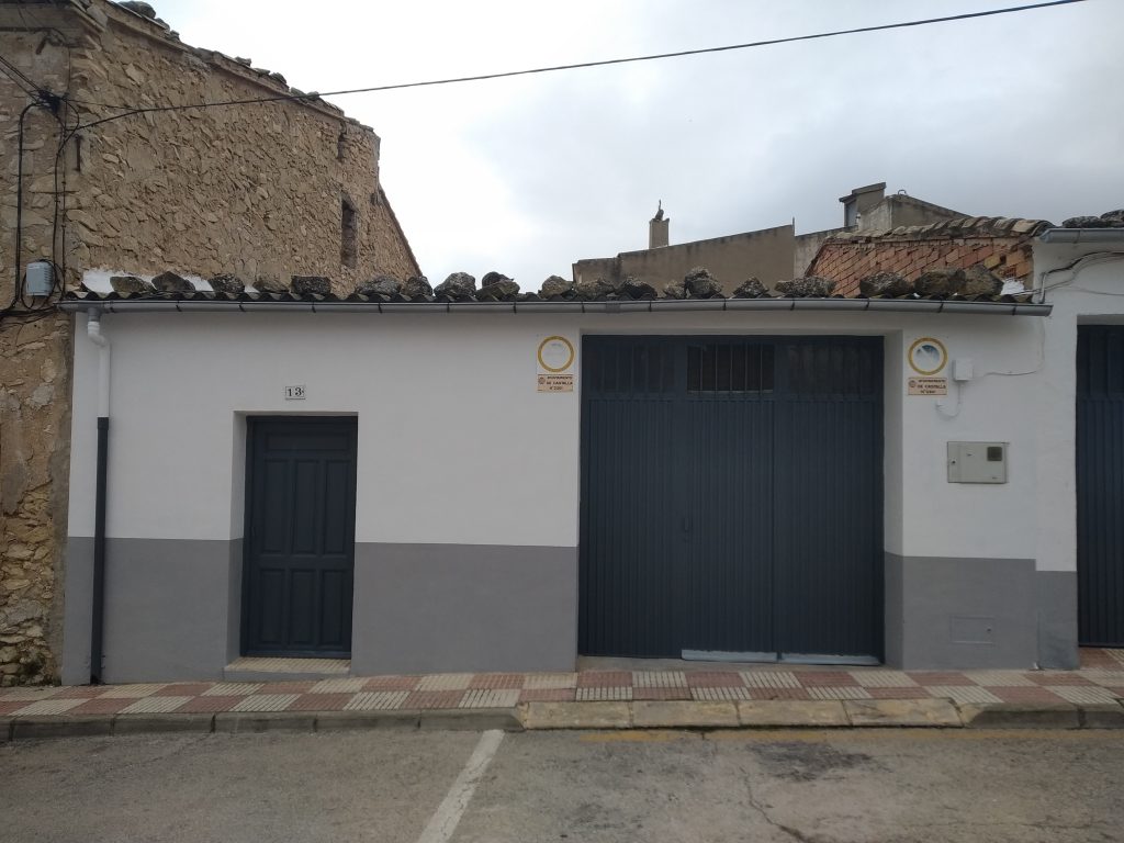 pintado fachada de garaje